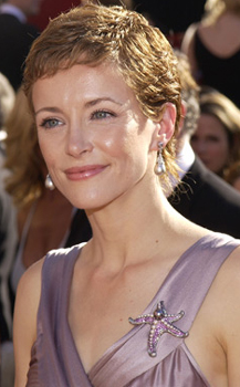 Leslie Hope
